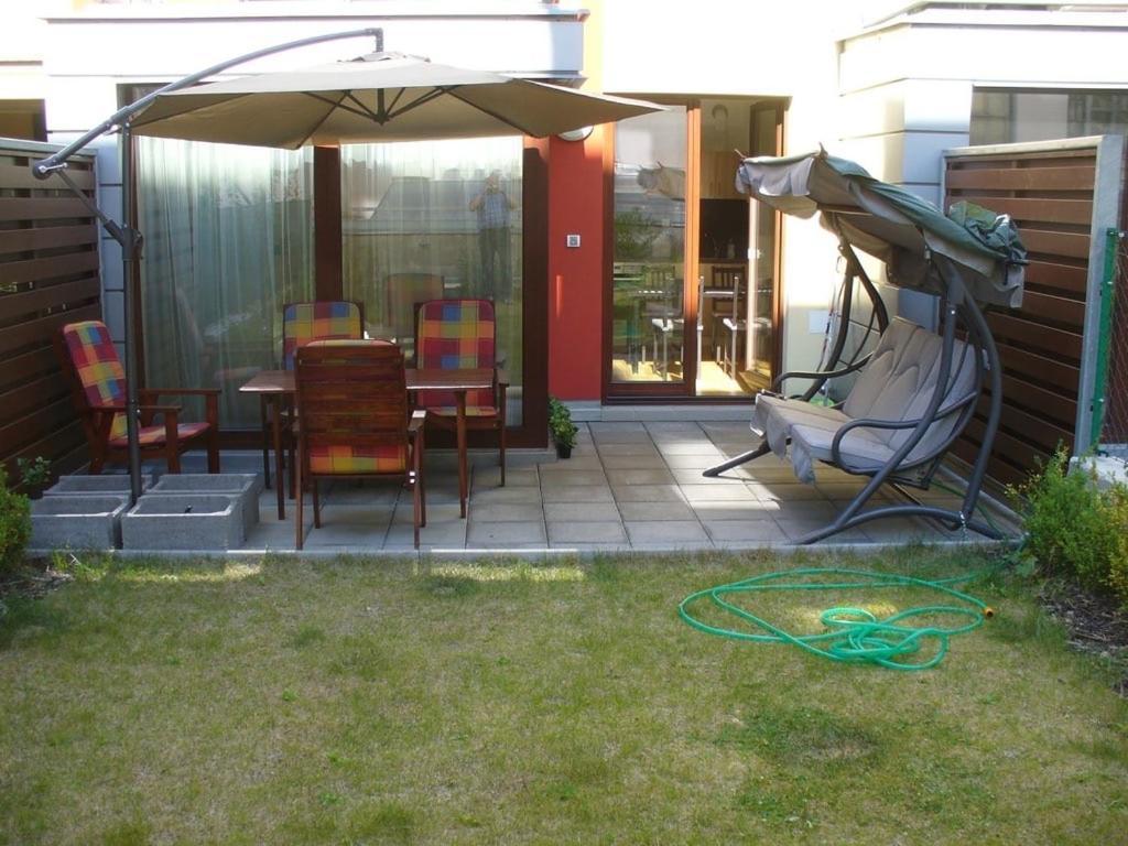 Garden Apartment With Garage In Central Praha Exteriér fotografie